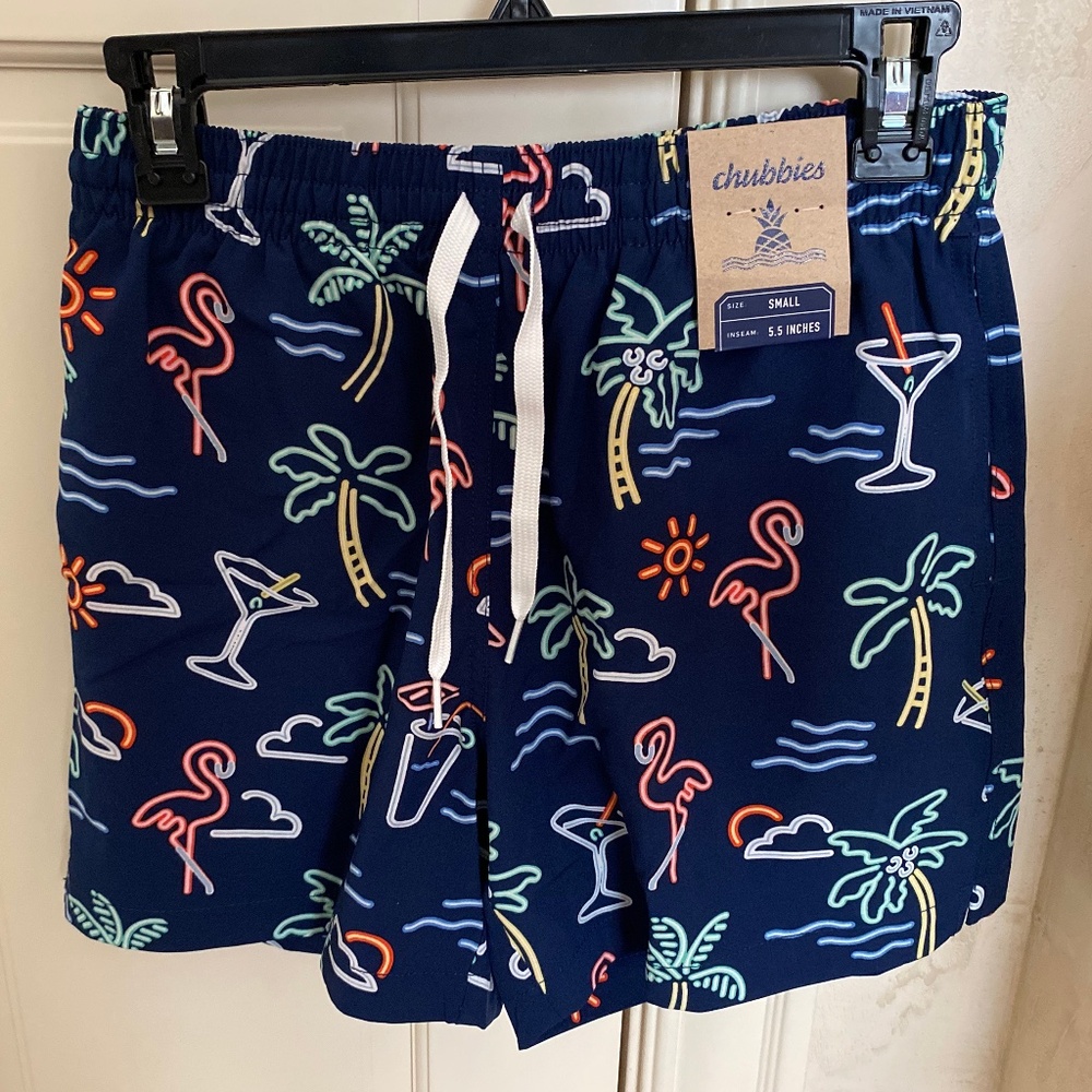 NWT Men's"The Neon Lights" Chubbies swim shorts size small 5.5" inseam
